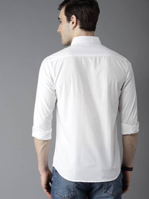 Men Slim Fit Solid Spread Collar Casual Shirt